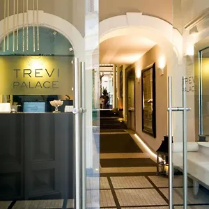 מלון Trevi Palace Luxury