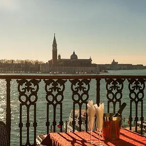 A Tribute To Music Residenza Affittacamere Venezia